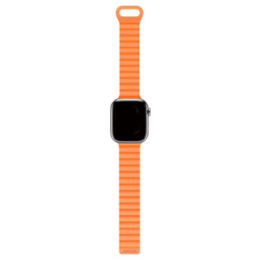 Picture of Decoded Silicone Magnet Traction Loop Lite Strap for Apple Watch 49/45/44/42mm - Apricot